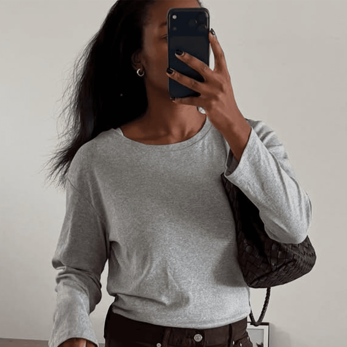  No, Not Blue Jeans—The Elegant Denim Color That's Quietly Taking Over Wardrobes in London and NYC 